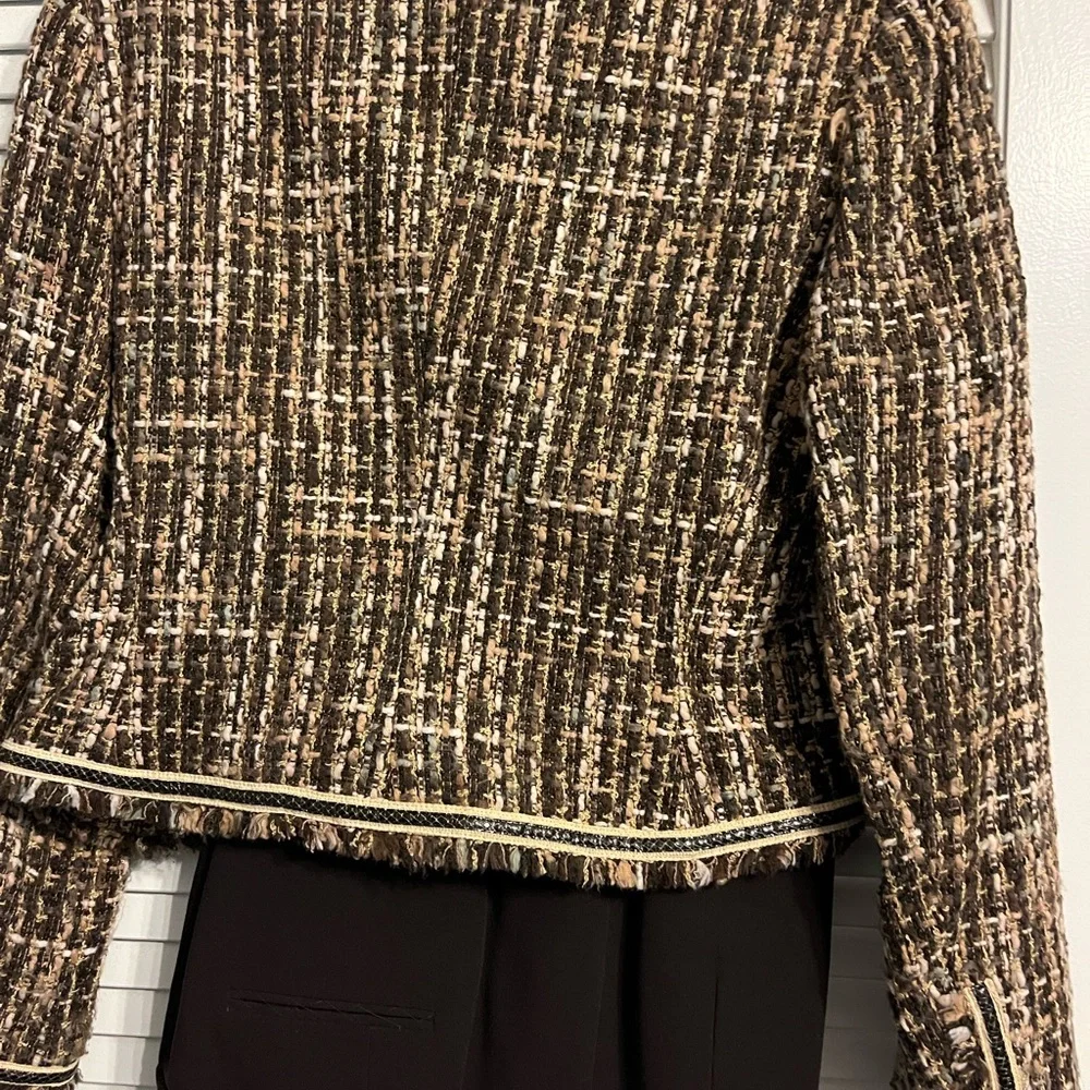 Misses Allen Schwartz 2-piece pant suit. Good condition. Size 12. $30 - Picture 3 of 4